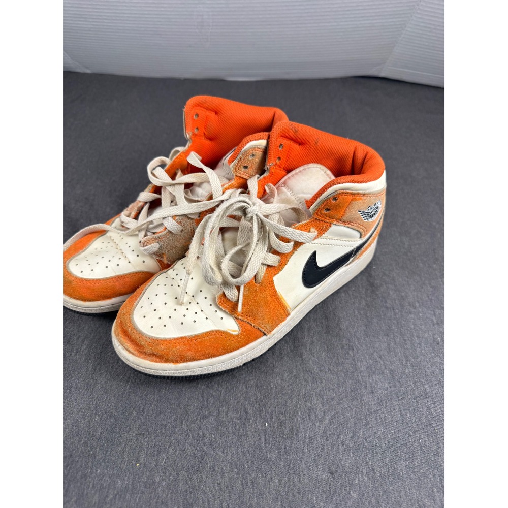 Nike Air Jordan 1 Mid SE Orange Suede GS Kids Sneakers DV1336-800‎ Size 4.5Y